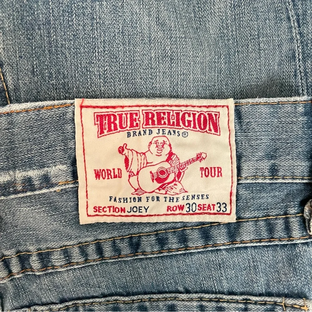 True Religion Men’s flared jeans (Size: 30X33)